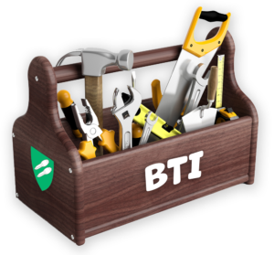 Verktøykasse med teksten "BTI" på siden og kommunevåpen på enden